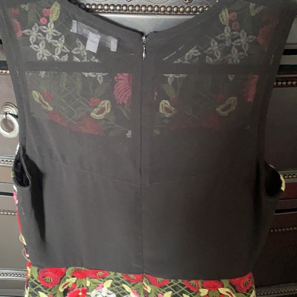 NEW Lucy Paris Black Red Embroidered Floral Mesh Black Dress Size S NEW Lucy Paris Black Red Embroidered Floral Mesh Black Dress Size S